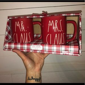 NIB RAE DUNN MR. CLAUS & MRS. CLAUS MUG SET